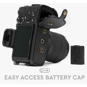 MegaGear Sony Alpha A7S II, A7R II, A7 II (28-70mm) Ever Ready Leather case